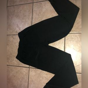 Selling old clothes in good condition adjustable waist. Sweatpants